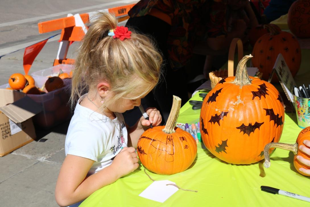 pumpkin decorating